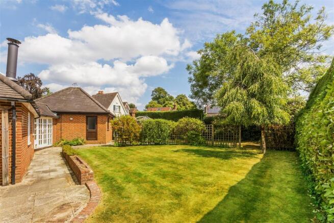 house. estate agency Dunsfold The Chestnuts