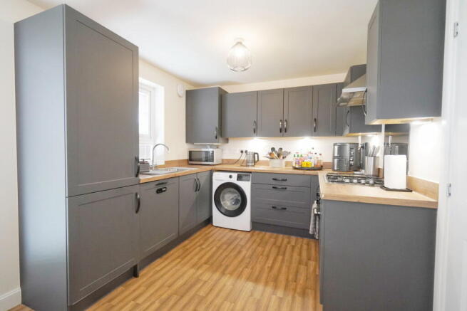 3 bed Semi-Detached for sale Image 7