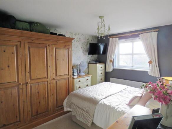 Bedroom 1.JPG