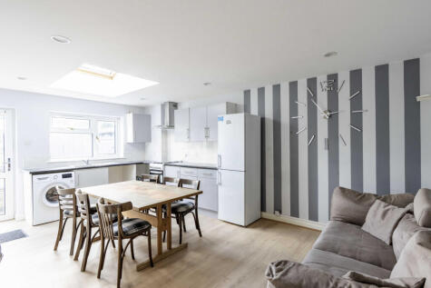 Eighth Avenue, Bristol, Bristol