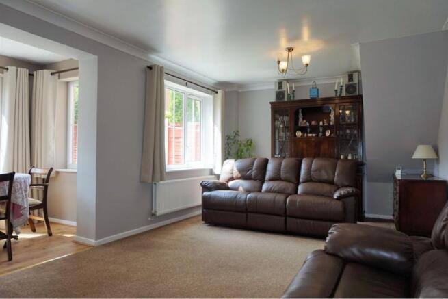 Lounge/Dining Room