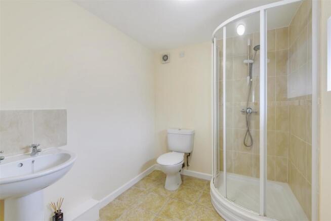 EN SUITE SHOWER ROOM
