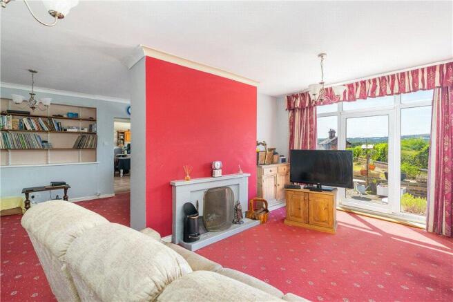 5 bed Bungalow for sale Image 6