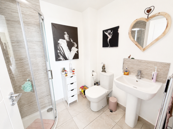 4 bed Town House for sale Image 9