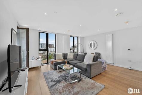 8 Admiralty Avenue London E16