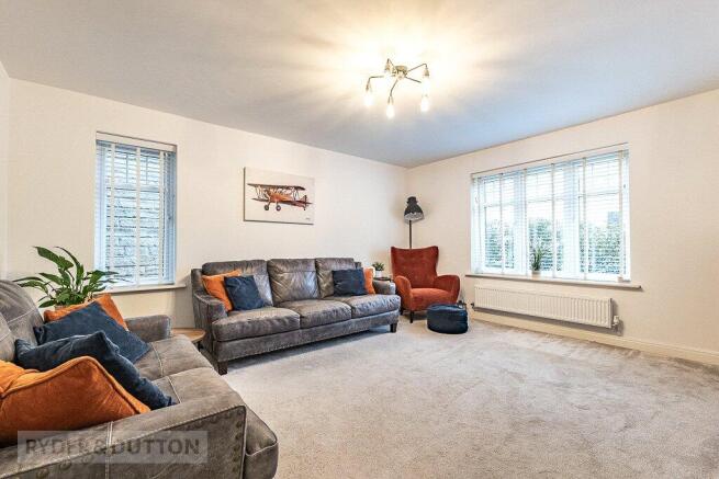 4 bed Detached for sale Image 3