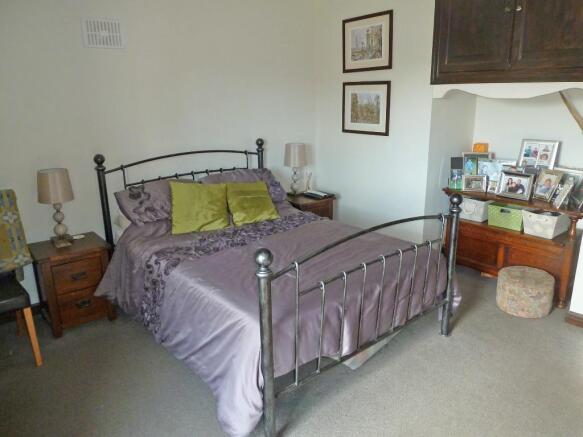 Master Bedroom (1)