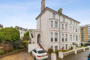 Flat 1, 9 Eastwood House, Chiswick Place, Eastbourne BN21 4NL