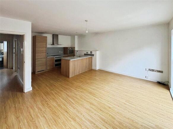 2 bed Flat for sale Image 4