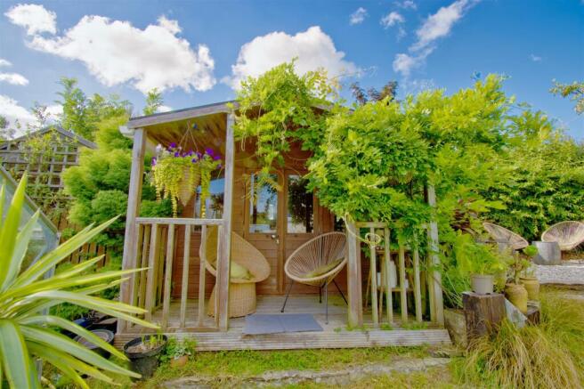 15 Vicarage Meadow
