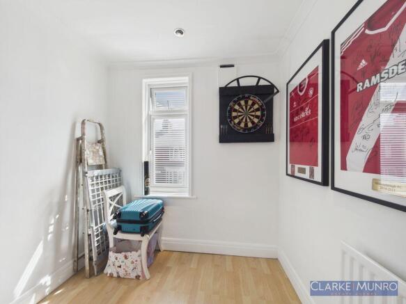 3 bed Terraced for sale Image 11