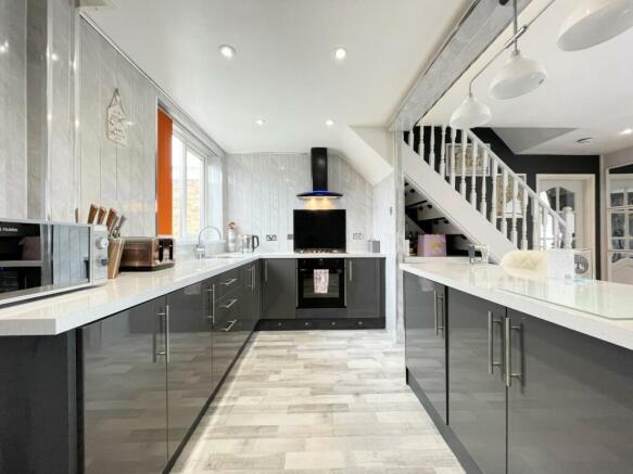 KITCHEN-DINER