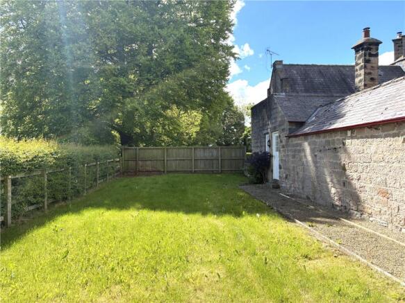 2 bed Semi-Detached to rent Image 11