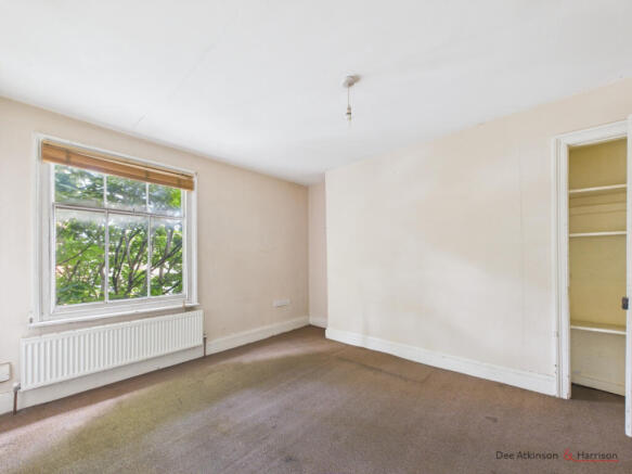 6 bed Town House for sale Image 9