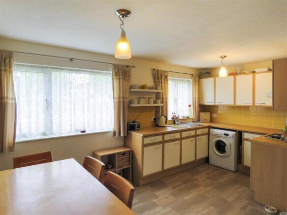 Kitchen.JPG
