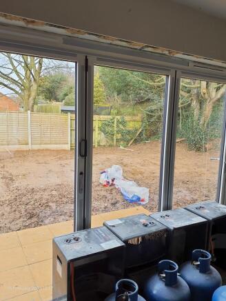4 bed Detached to rent Image 5