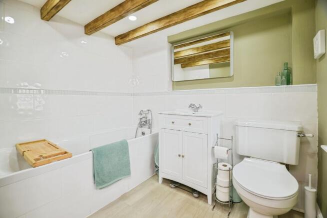 4 bed Terraced for sale Image 12