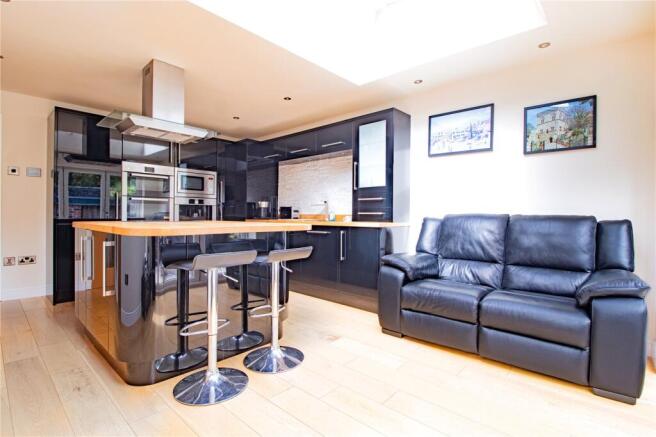 3 bed Detached for sale Image 7