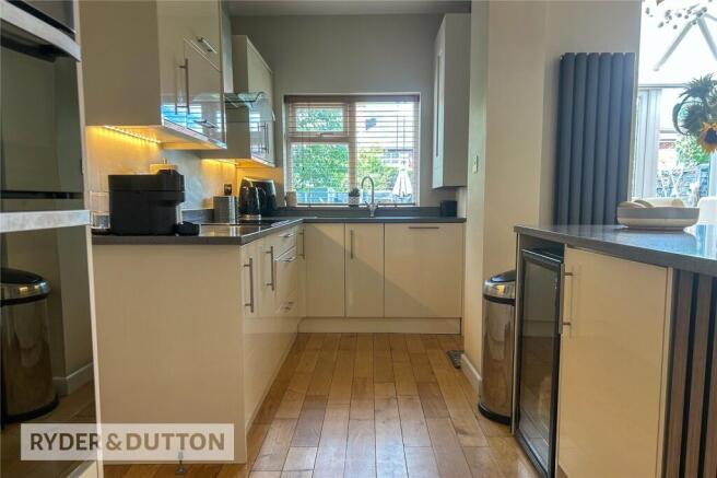 3 bed Semi-Detached for sale Image 7