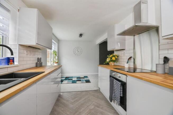 3 bed Detached for sale Image 5