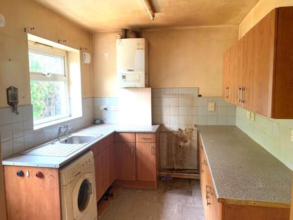 Milehouse Lane, Newcastle, Staffordshire, ST5 9JY photo 4