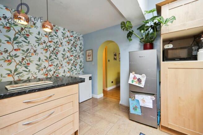 4 bed Semi-Detached for sale Image 12