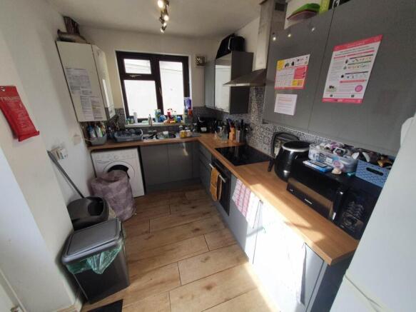 Kitchen (1)