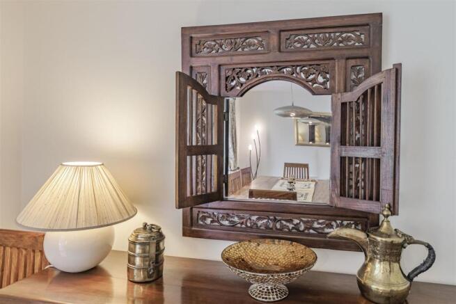 8512251-interior27.jpg