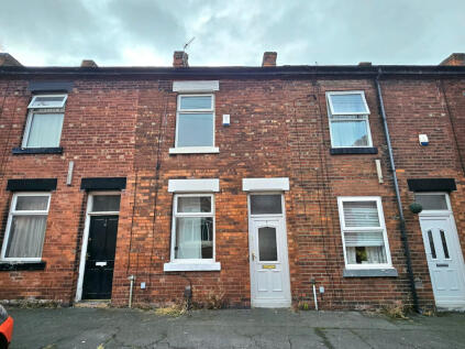 Gidlow Street, Lancashire, M18