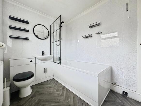 3 bed End of Terrace to rent Image 6