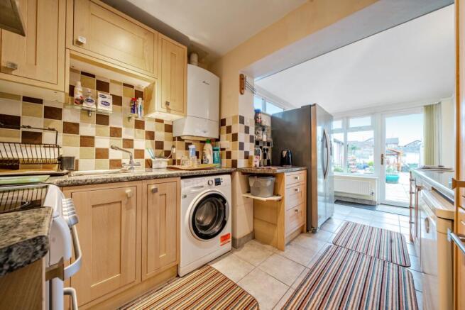 1394431-7-694a9a6171353