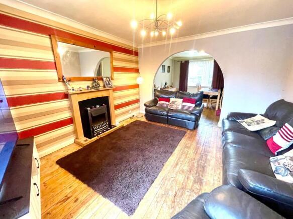 3 bed Semi-Detached for sale Image 8