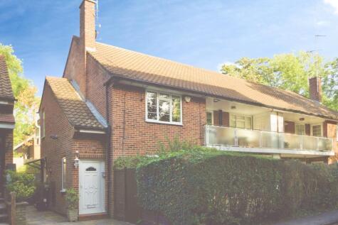 Garrick Park, London, NW4