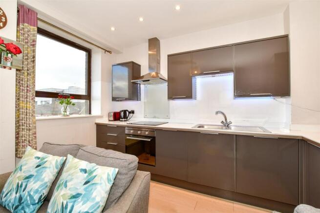 Lounge/Kitchen