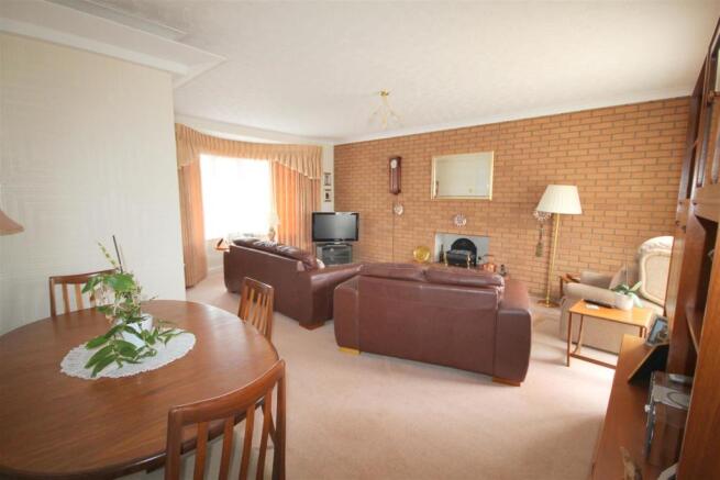 lounge 2.JPG