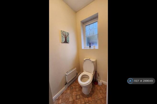 1 bed House Share to rent Image 6