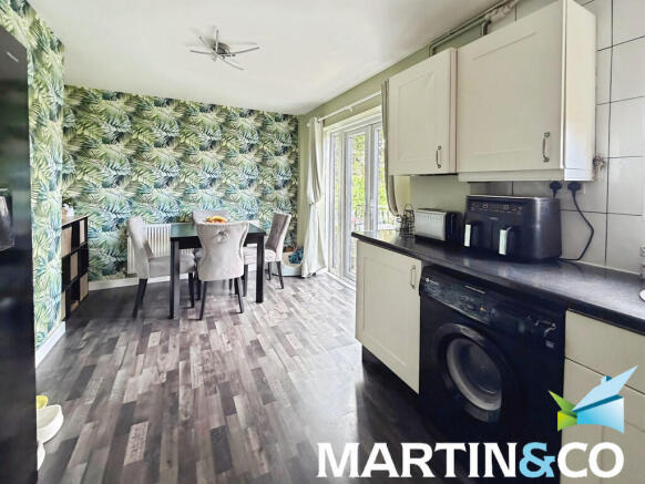 3 bed Semi-Detached for sale Image 6