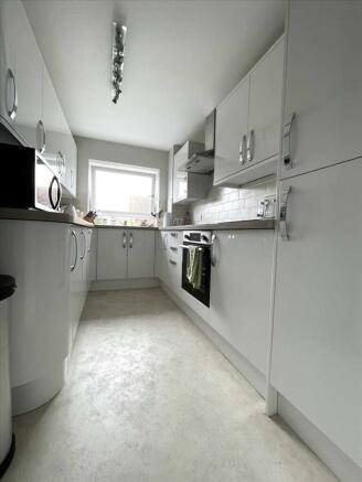 2 bed Flat for sale Image 9