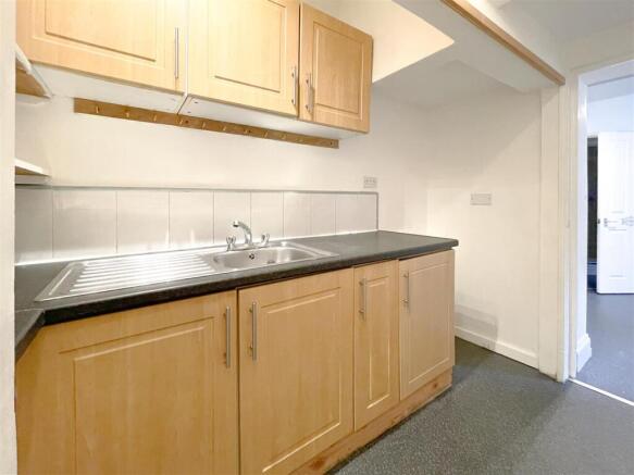 Kitchen/ Preparation Area