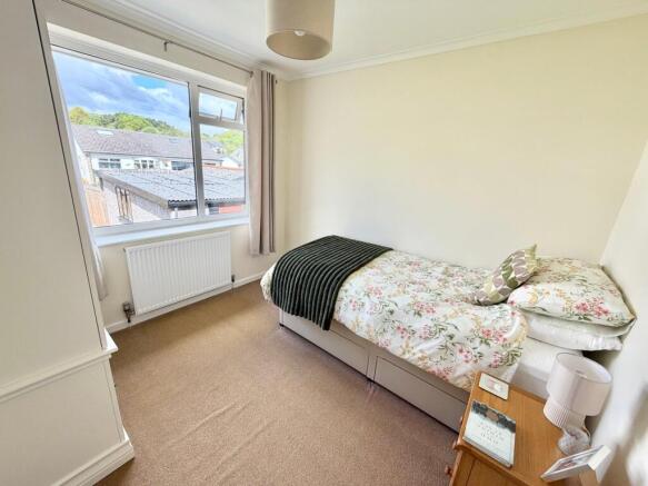 2 bed Semi-Detached Bungalow for sale Image 8