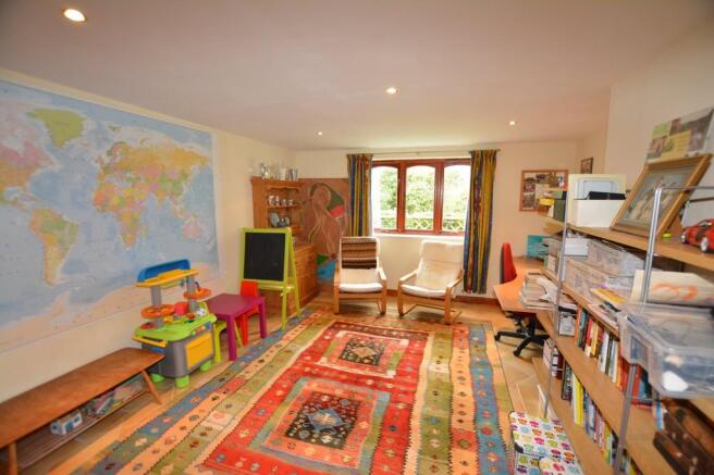 Photo 8