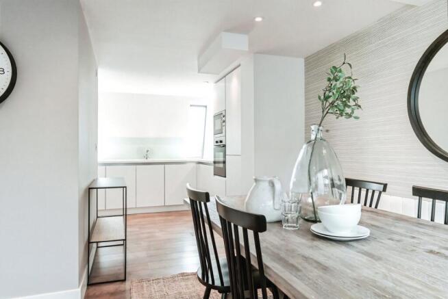 2 bed Flat to rent Image 5