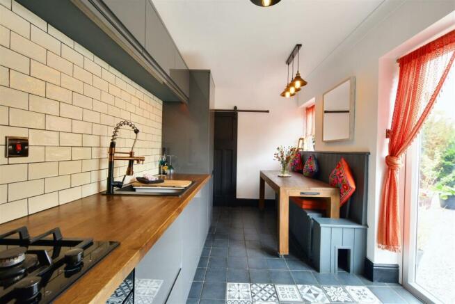 Kitchen_2.jpeg