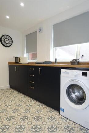 6 bed Private Halls to rent Image 4