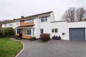 52, Castlewood Close, Clevedon BS21 7HS