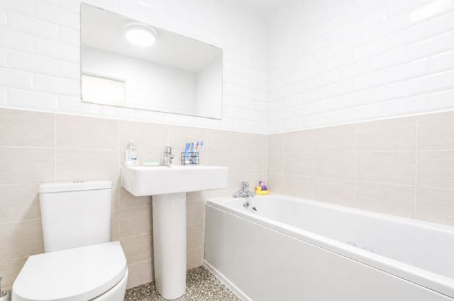 4 bed Semi-Detached for sale Image 12