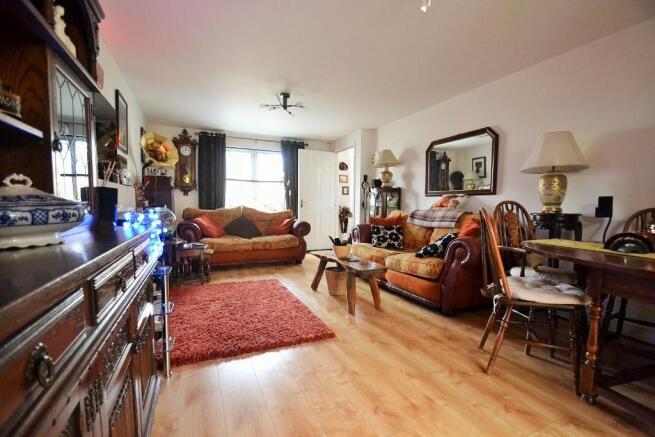 Lounge 2