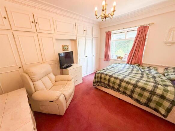 3 bed Semi-Detached for sale Image 12