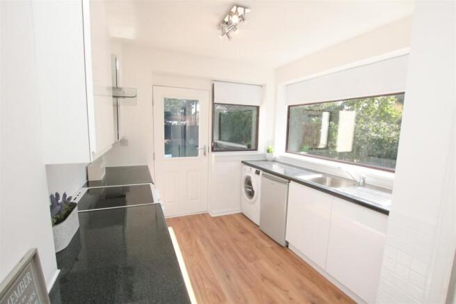 EXTENDED FITTED KITCHEN