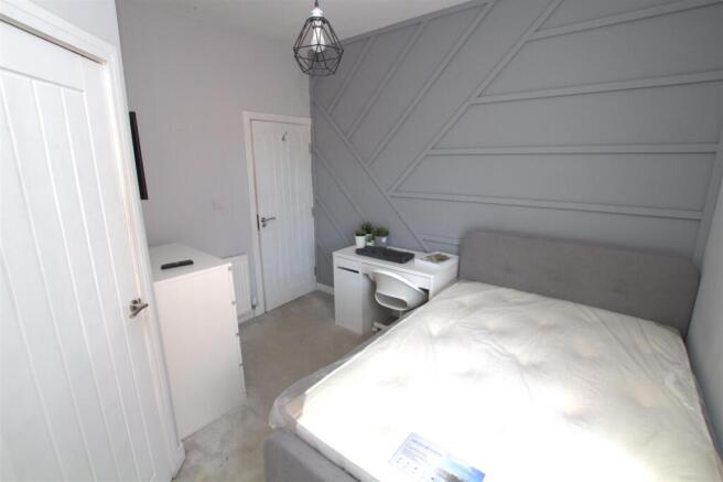 3 bed Terraced to rent Image 5